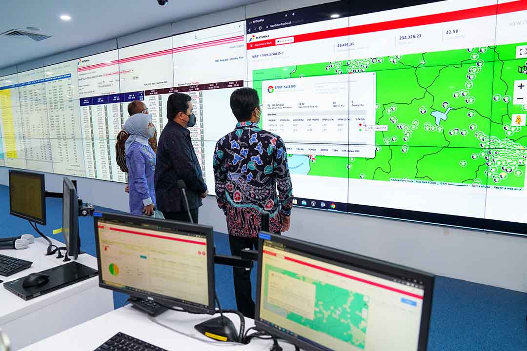 Menteri BUMN Erick Thohir meninjau Pertamina Integrated Enterprise Data and Command Center (PIEDCC) di Gedung Grha Pertamina, Jakarta Pusat.